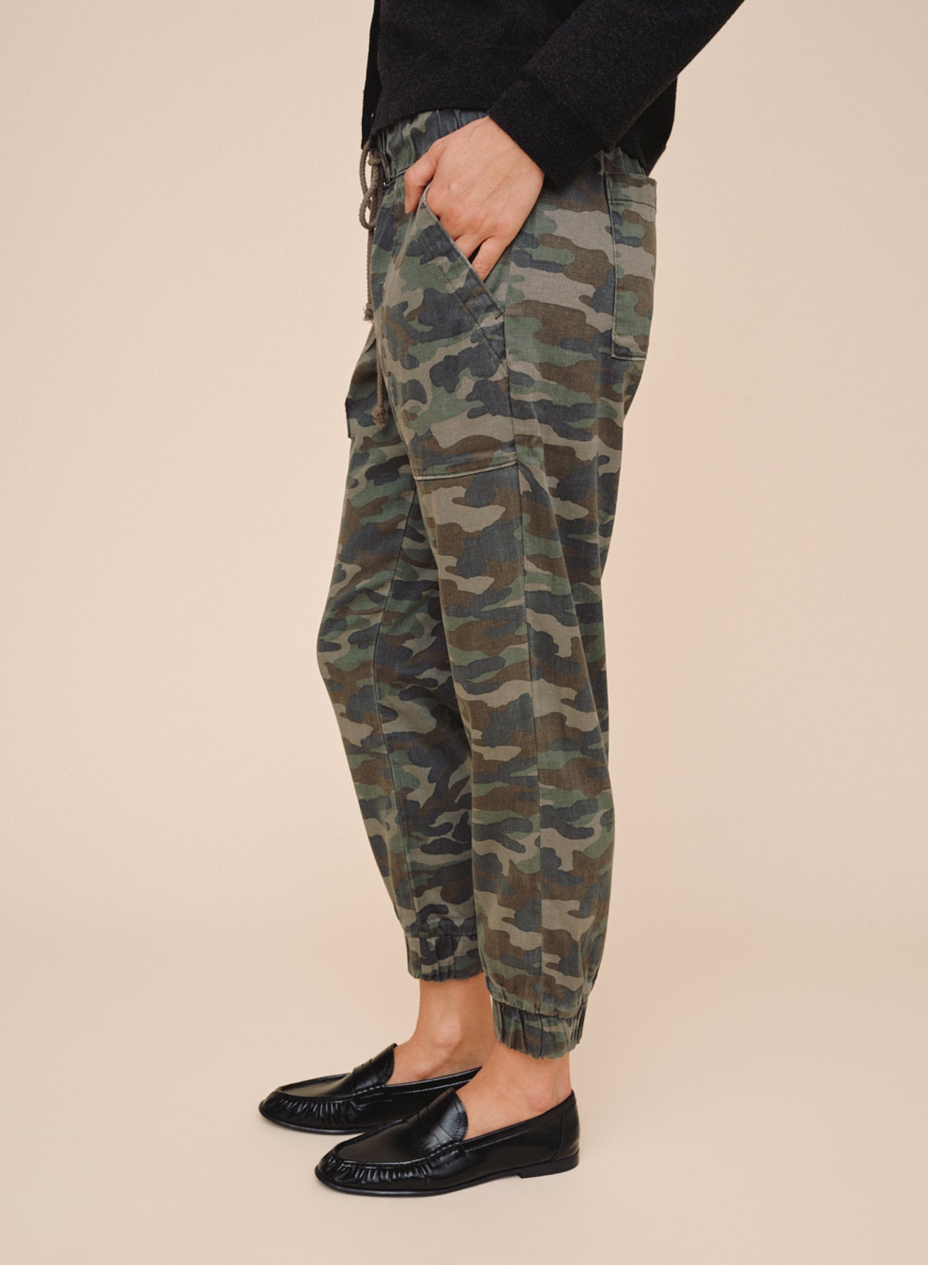 Bella Dahl Pocket Jogger - Vintage Camouflage