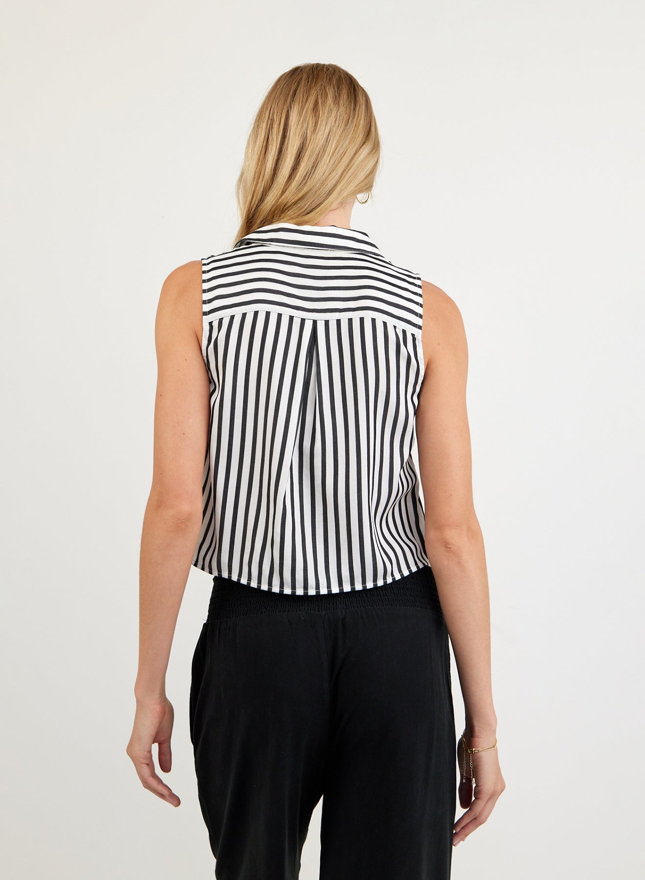 Bella Dahl Clean Sleeveless Button Down - Vintage Black Stripe