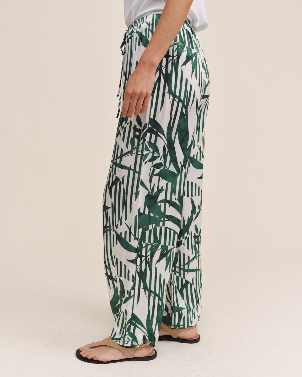 Bella Dahl Wide Leg With Wide Hem - Palm Paradise Print