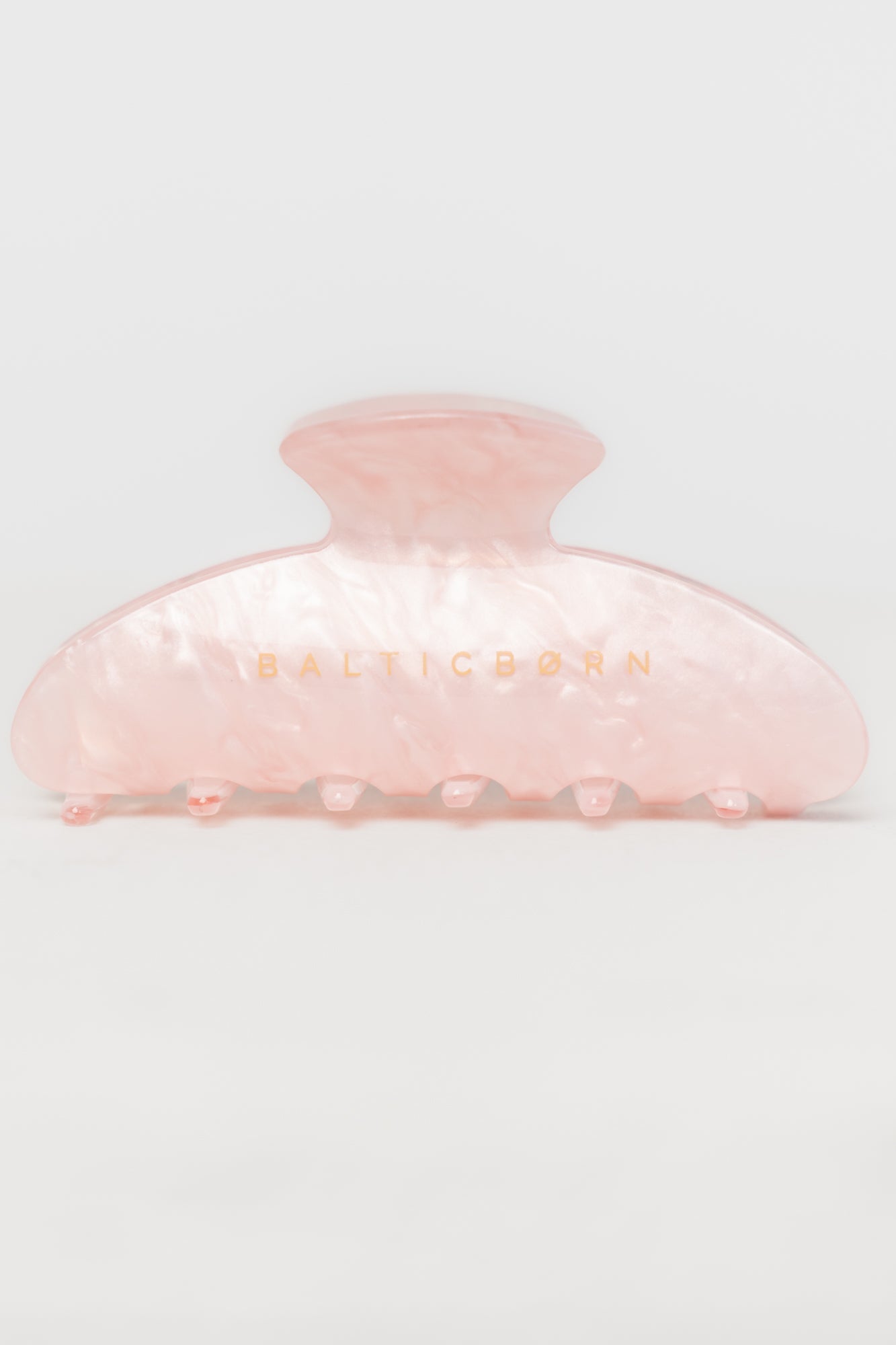 Pearl Claw Clip | Baltic Born Pink