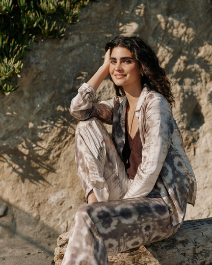 Bella Dahl Clean Hidden Placket Shirt - Sage Snake Print