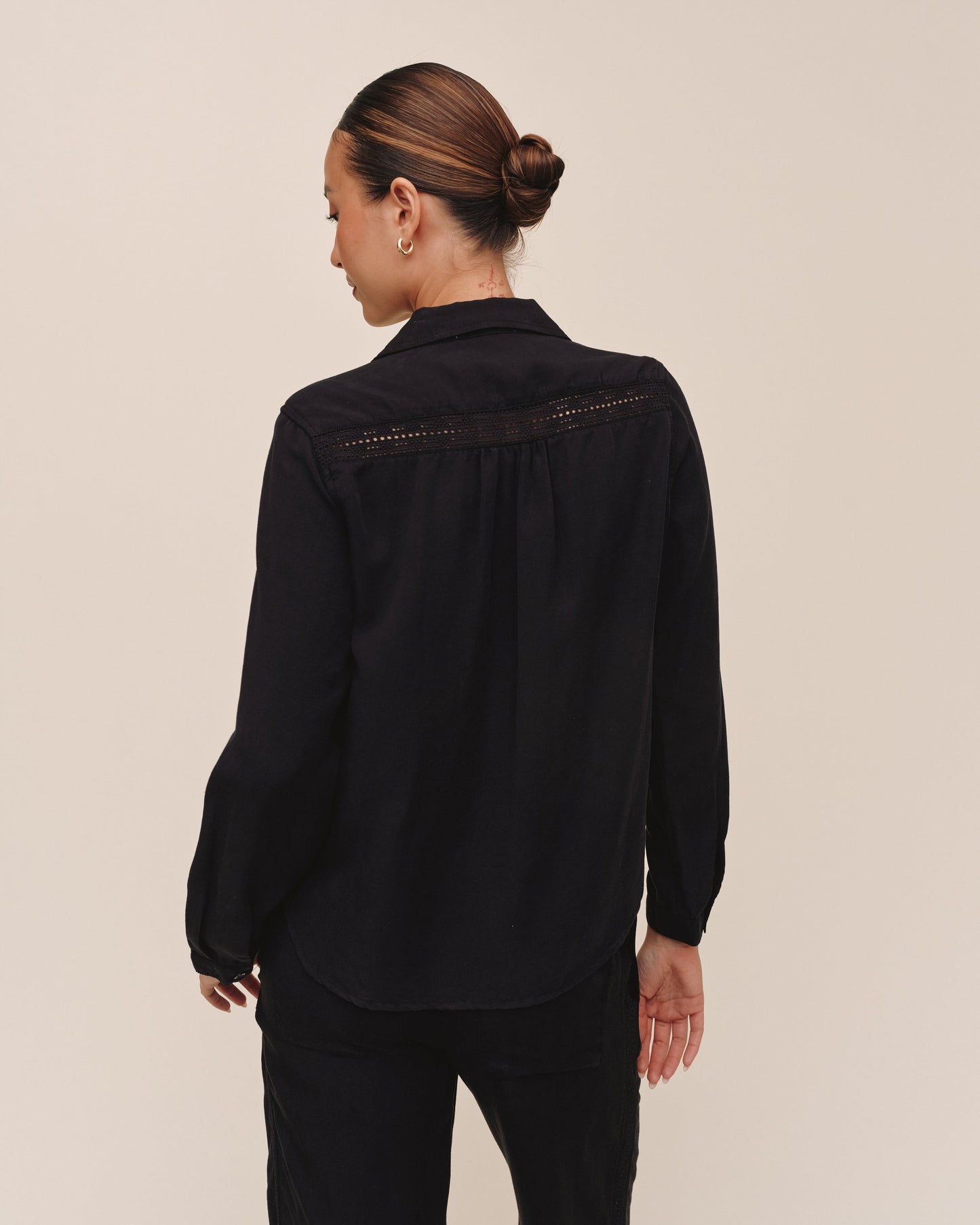 Bella Dahl Long Sleeve Shirt With Lace Inset - Black