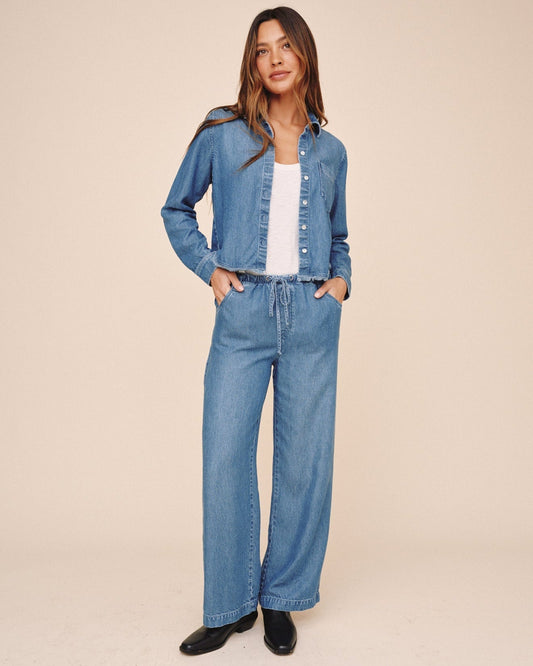 Bella Dahl Fray Hem Cropped Button Down - Indigo Mist Wash
