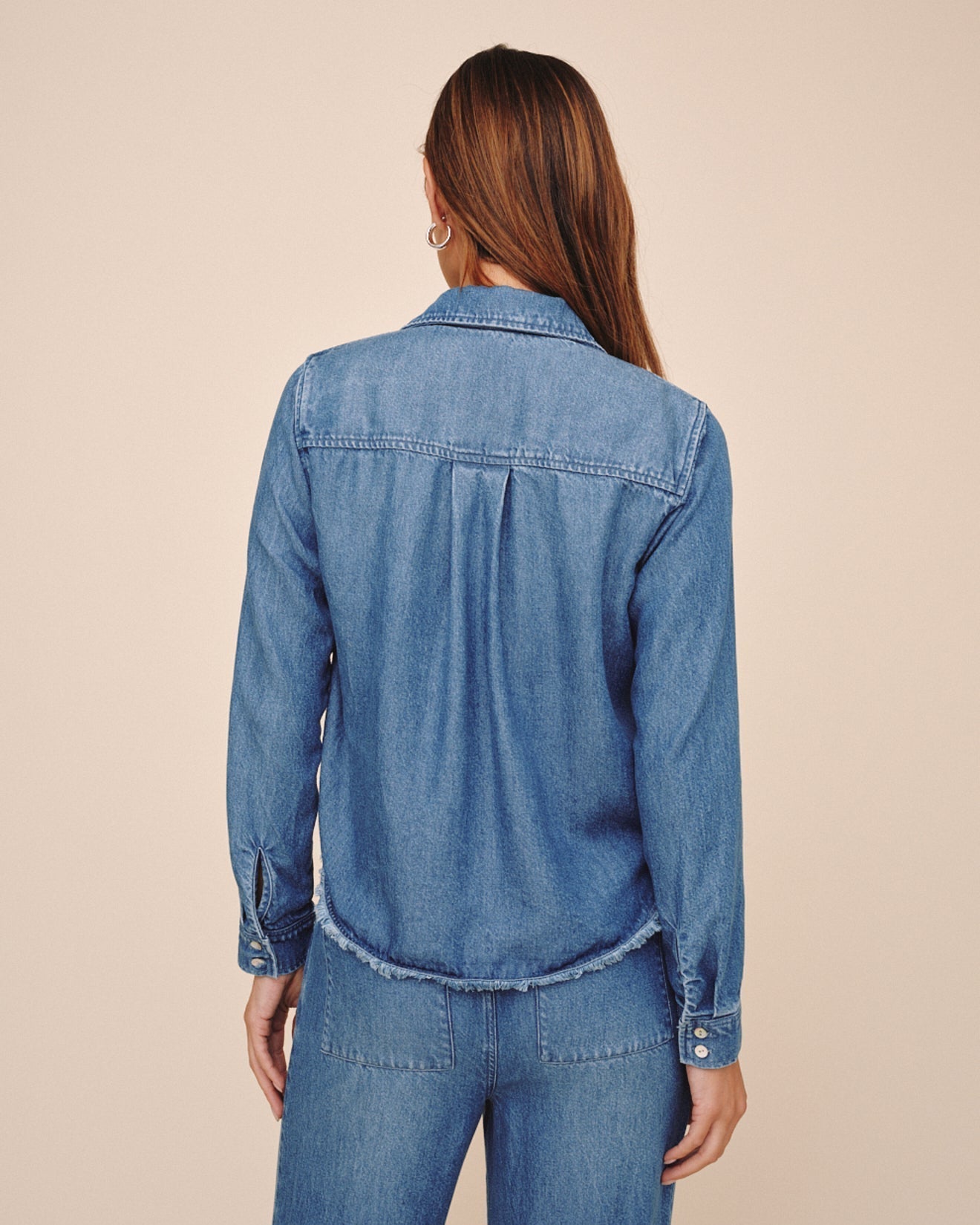 Bella Dahl Fray Hem Cropped Button Down - Indigo Mist Wash