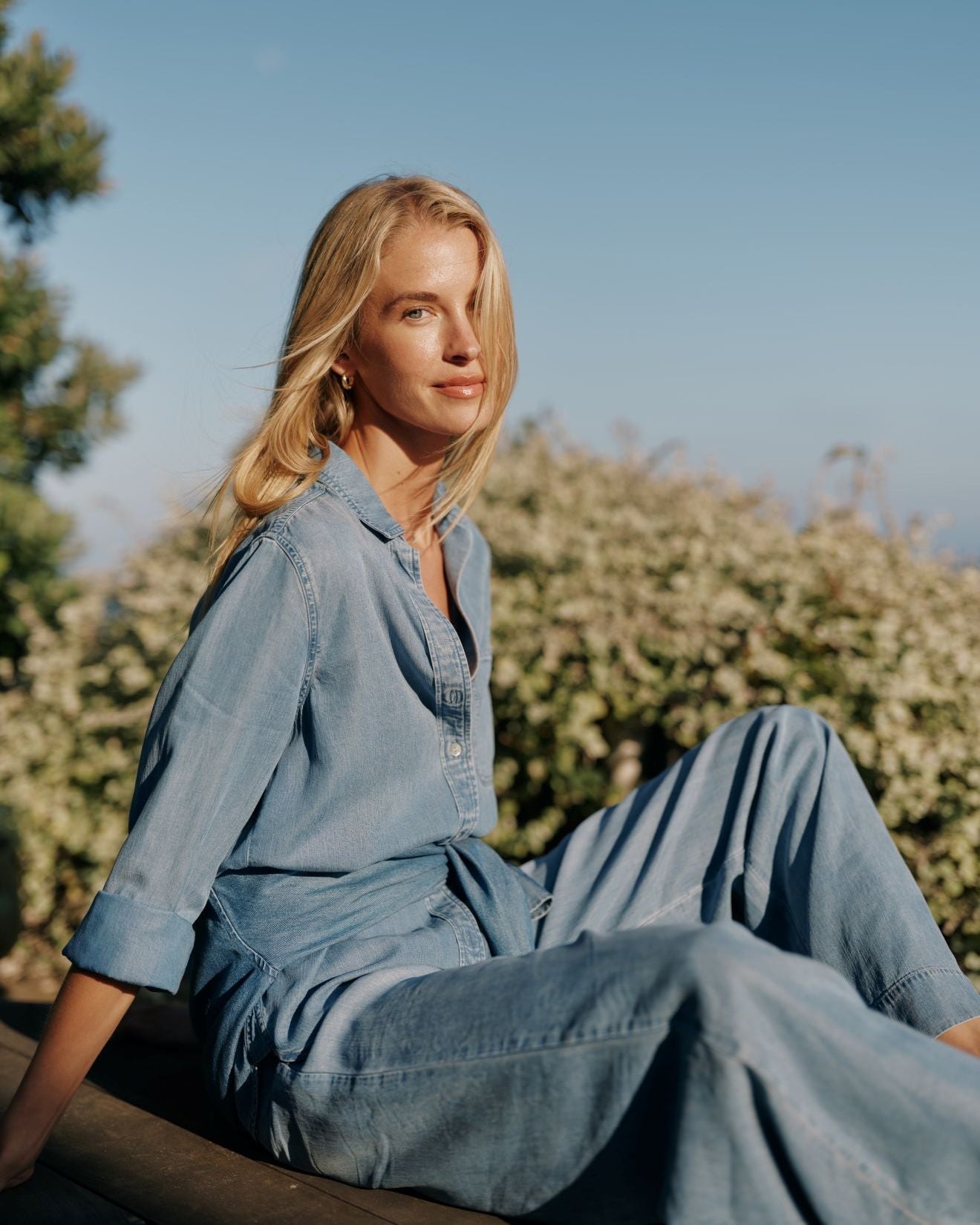 Bella Dahl Shirt Tail Button Down - Indigo Harbor Wash