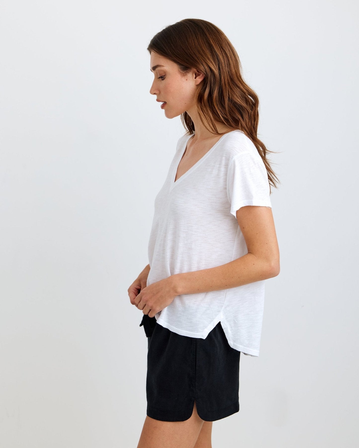 Bella Dahl V-Neck Tee with Side Slits in White - Bella Dahl
