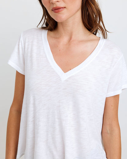 Bella Dahl V-Neck Tee with Side Slits in White - Bella Dahl