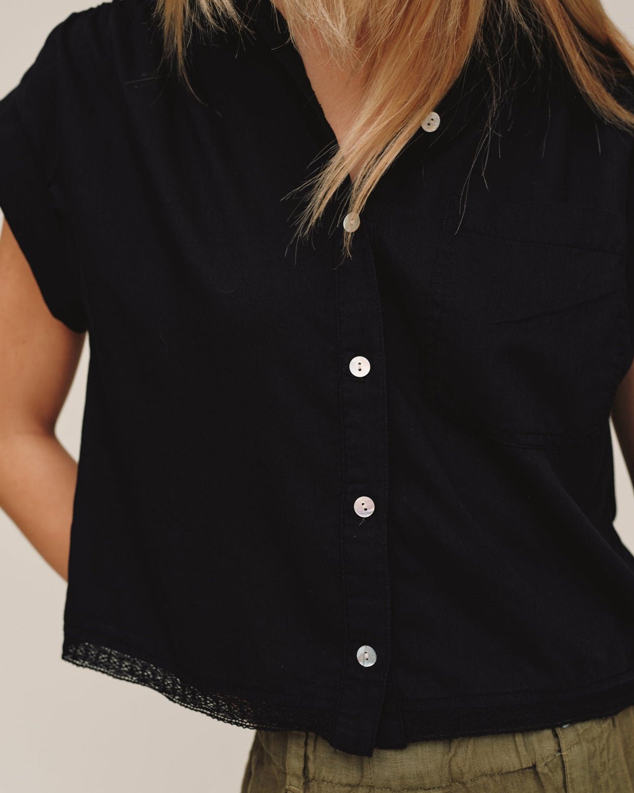 Bella Dahl Cap Sleeve Trimmed Shirt - Black