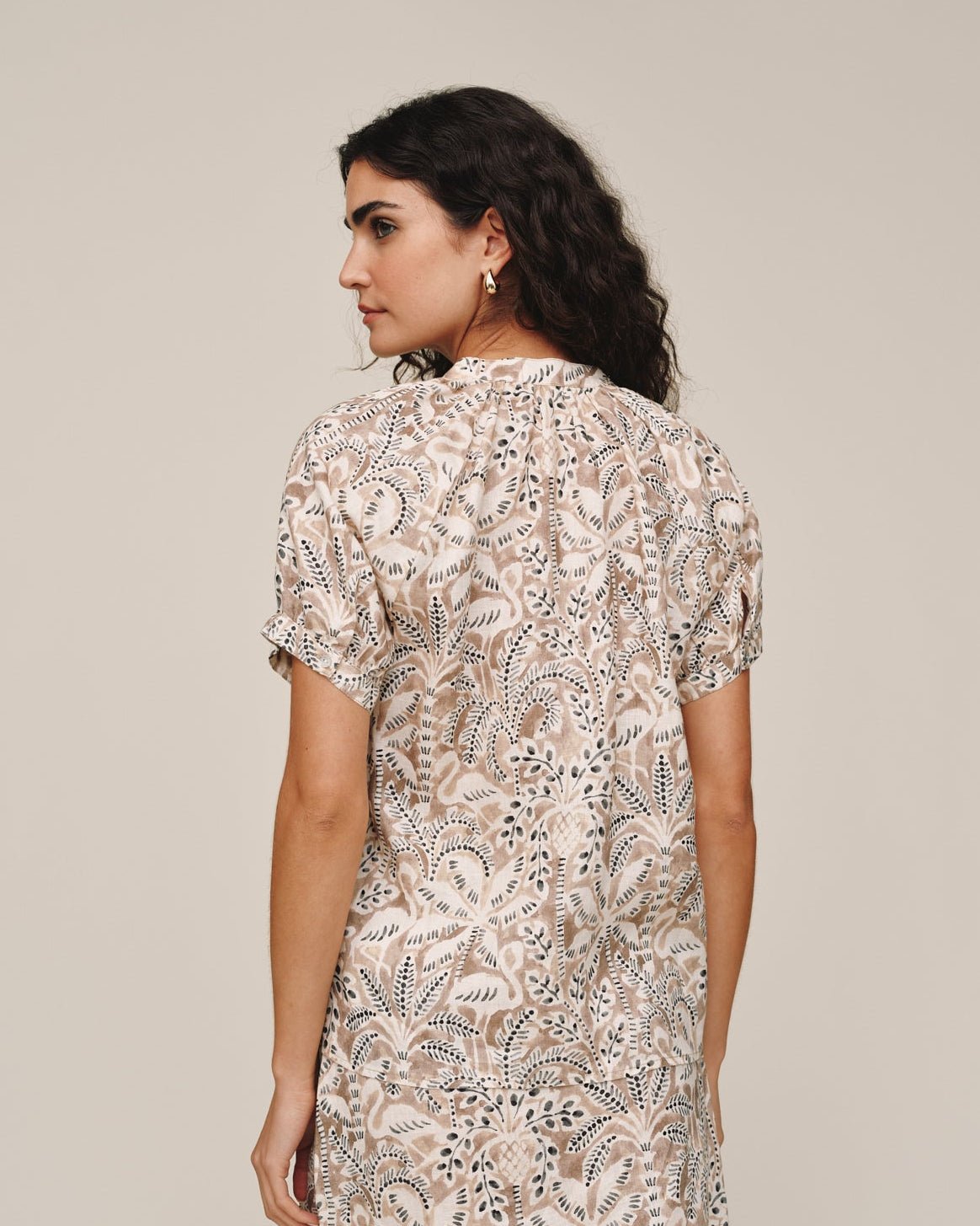 Bella Dahl Short Sleeve Raglan Shirt- Tropical Palm Print