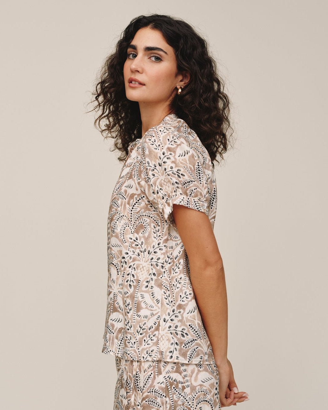 Bella Dahl Short Sleeve Raglan Shirt- Tropical Palm Print