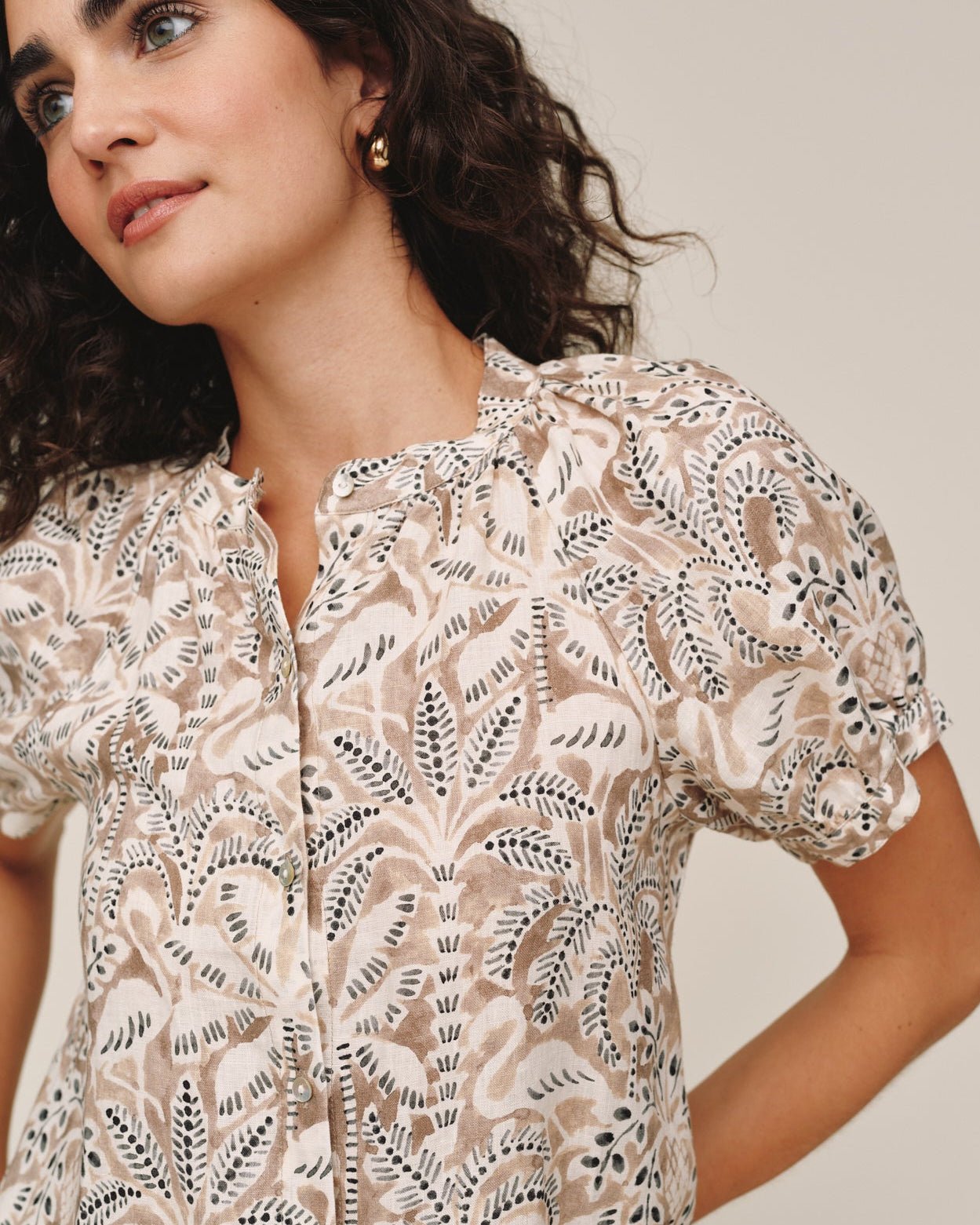 Bella Dahl Short Sleeve Raglan Shirt- Tropical Palm Print