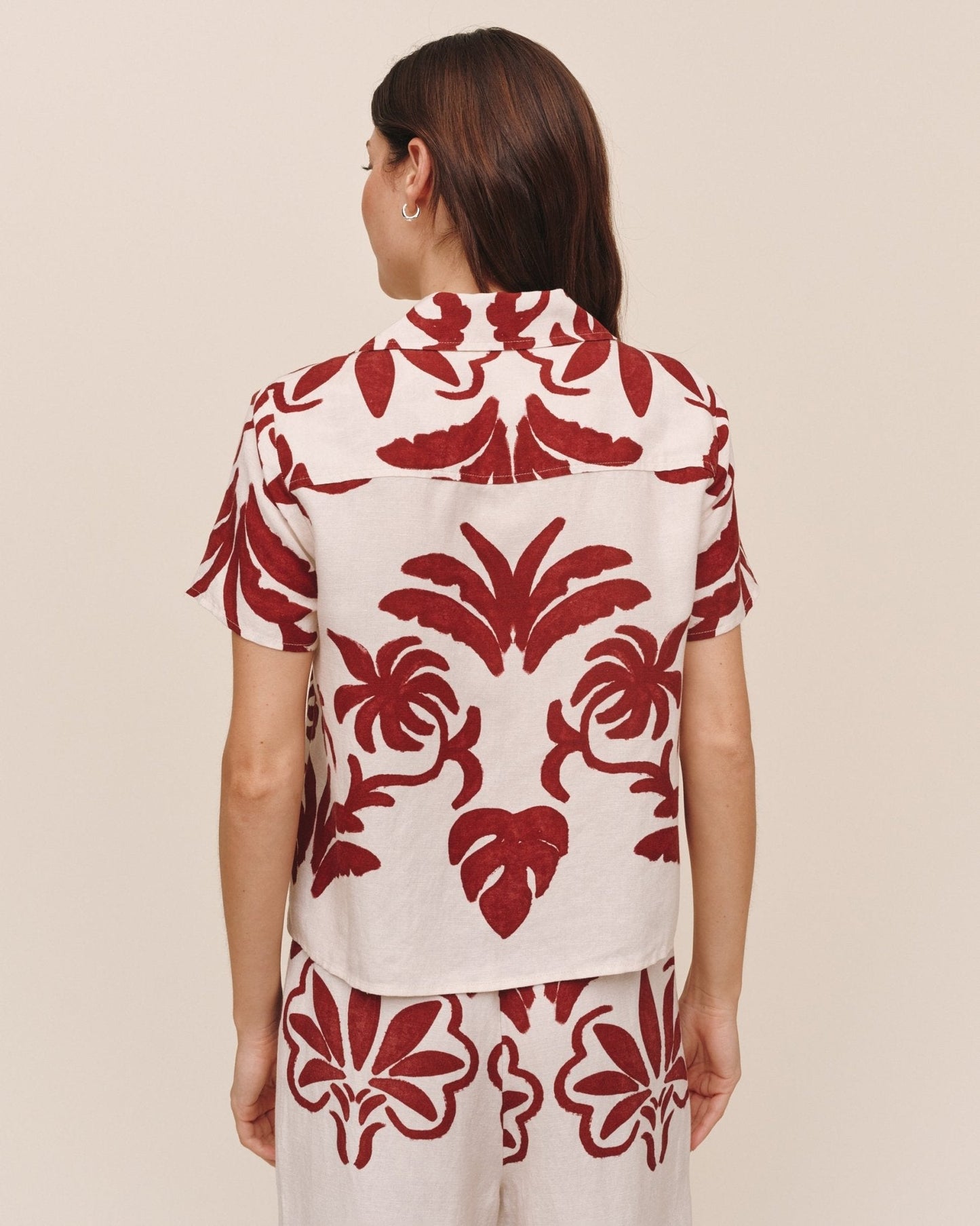 Bella Dahl Short Sleeve Camp Shirt - Island Damask Print