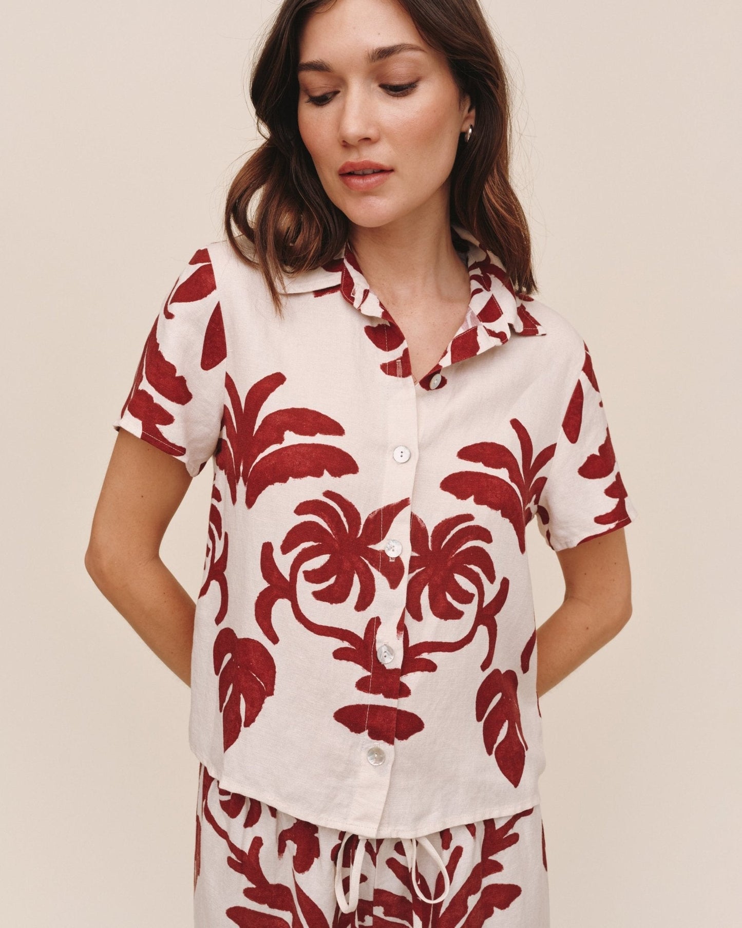 Bella Dahl Short Sleeve Camp Shirt - Island Damask Print