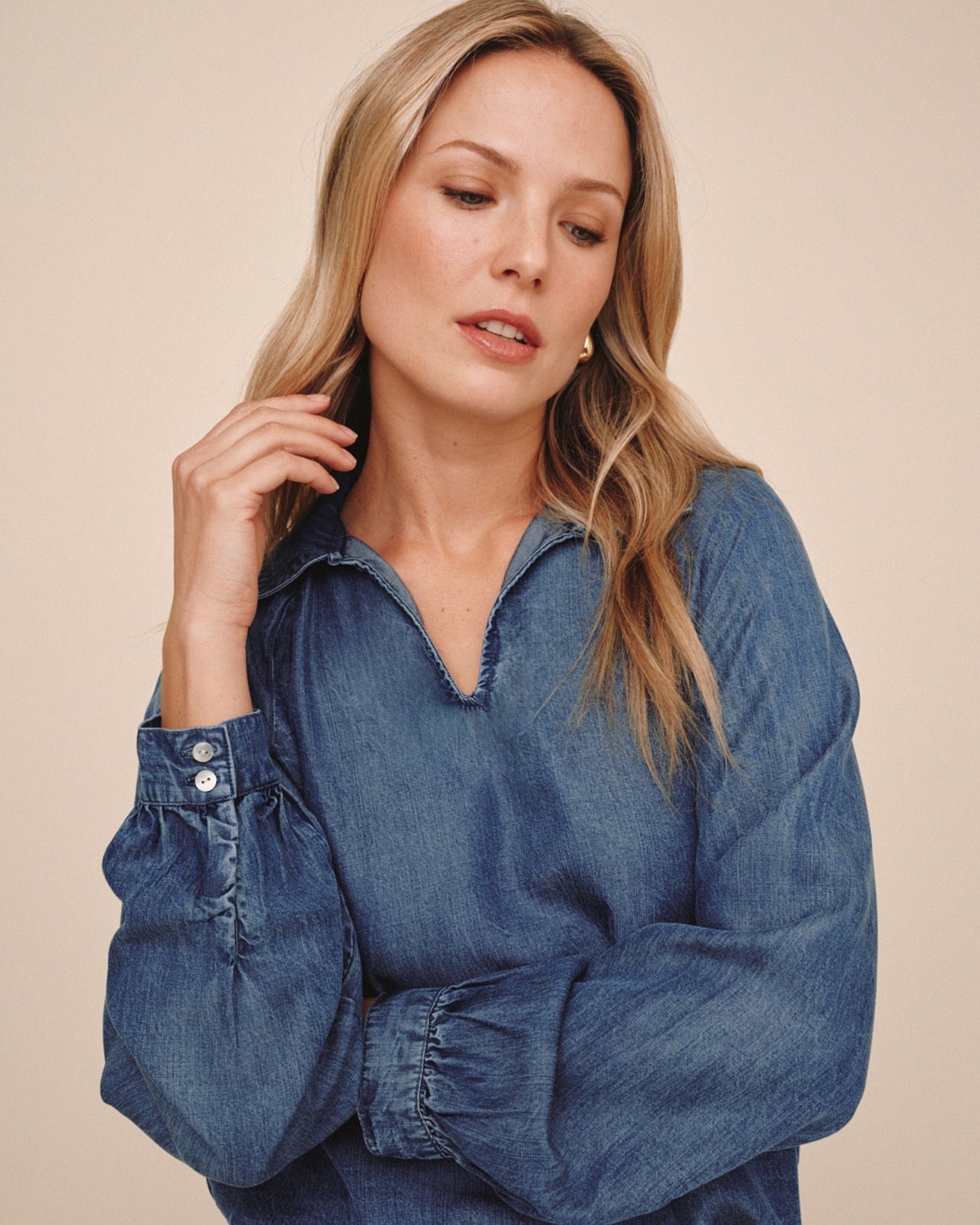 Bella Dahl Long Sleeve Raglan Pullover - Shadow Blue Wash