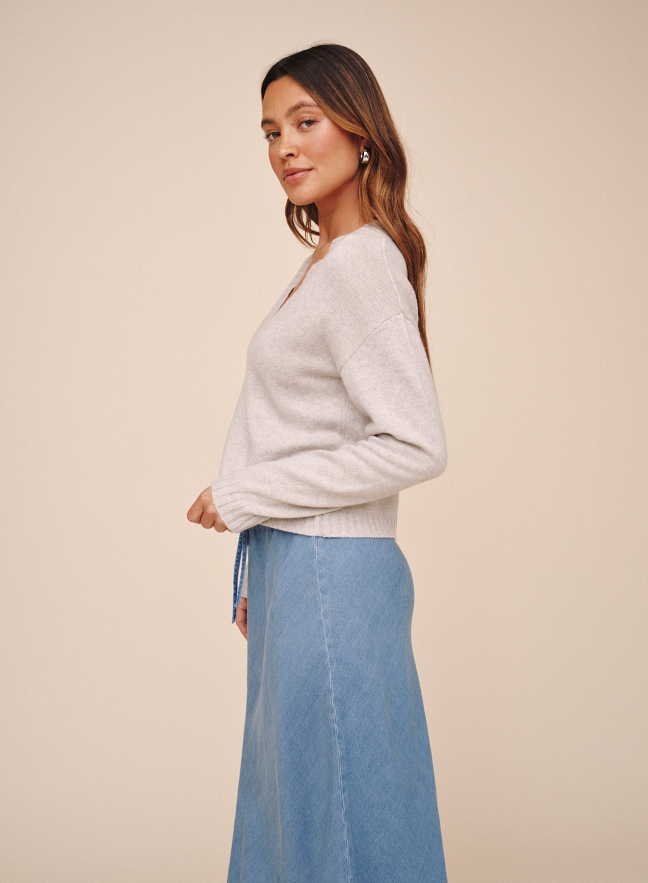 Bella Dahl V Neck Sweater - Heather Mist