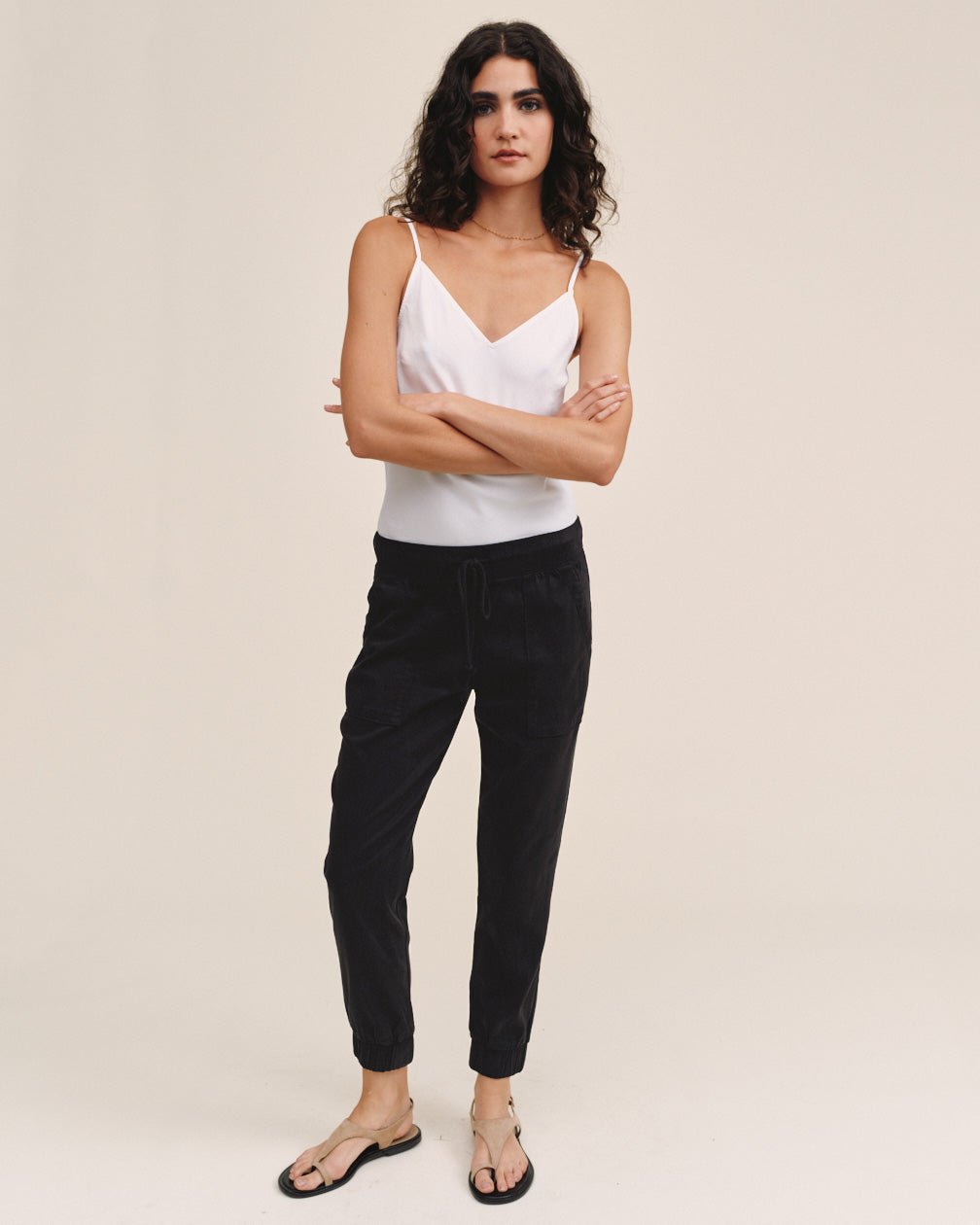 Bella Dahl Versatile Pocket Jogger in Vintage Black - Bella Dahl