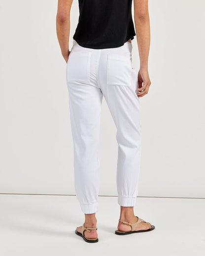 Bella Dahl Pocket Jogger in White: Versatile Everyday Pant - Bella Dahl