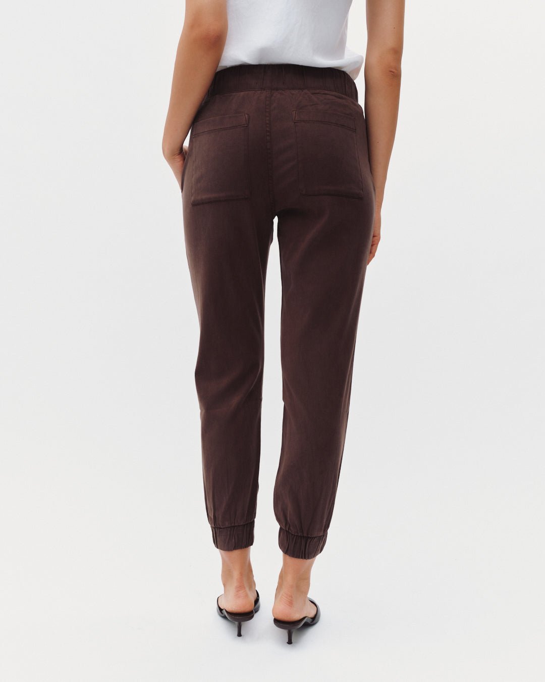 Bella Dahl Pocket Jogger - Dark Chestnut
