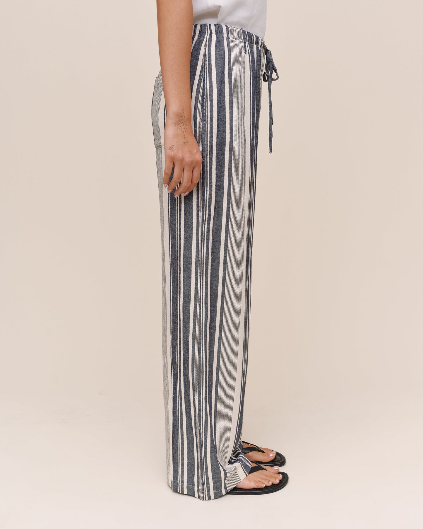 Bella Dahl Clean Wide Leg Pant - Worn Navy Stripe