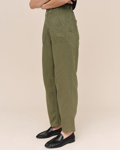 Bella Dahl Porkchop Darted Knee Pant - Olive Green