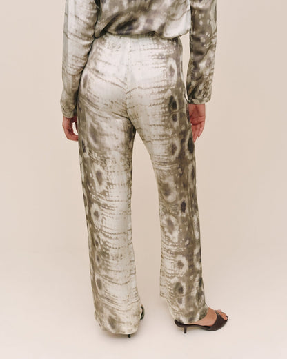 Bella Dahl No Side Seam Clean Waist Wide Leg - Sage Snake Print