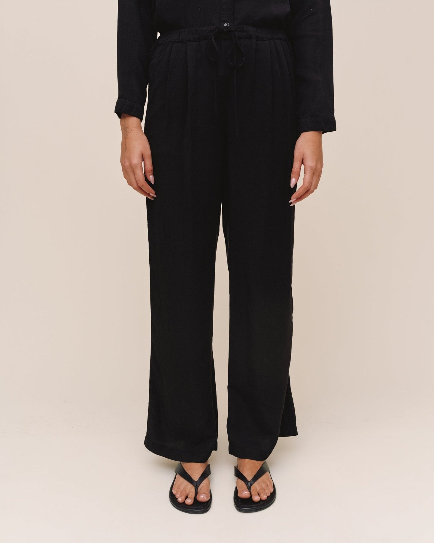 Bella Dahl Side Seam Trim Pant - Black