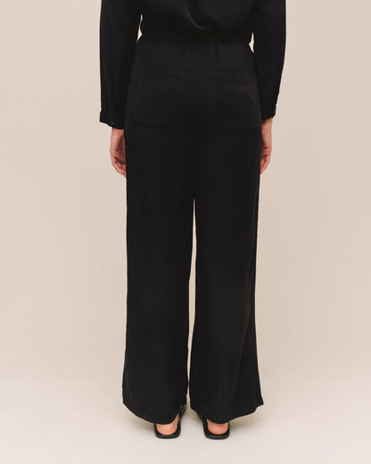 Bella Dahl Side Seam Trim Pant - Black