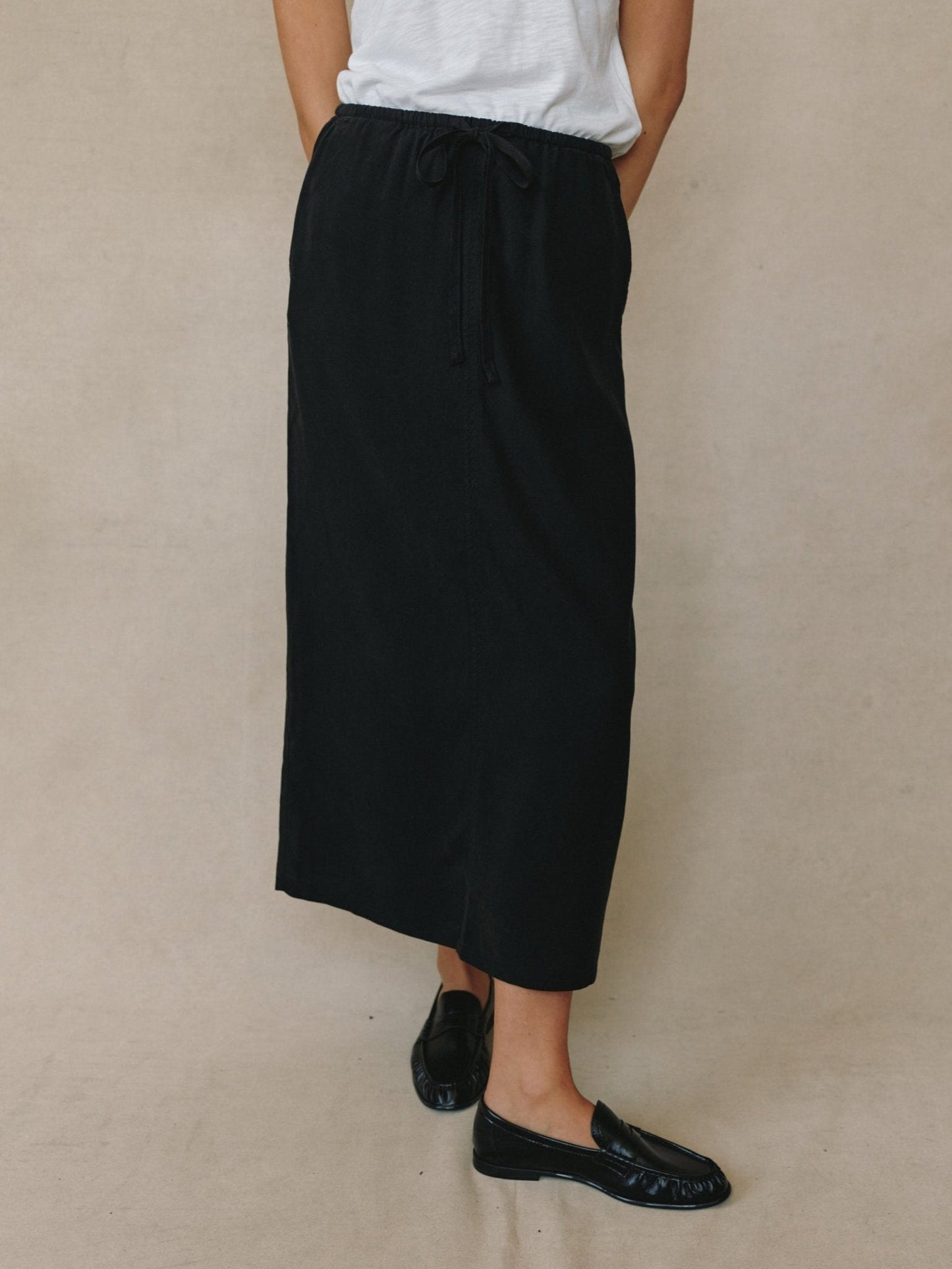 Bella Dahl BACK SLIT SKIRT VNBLK - Bella Dahl