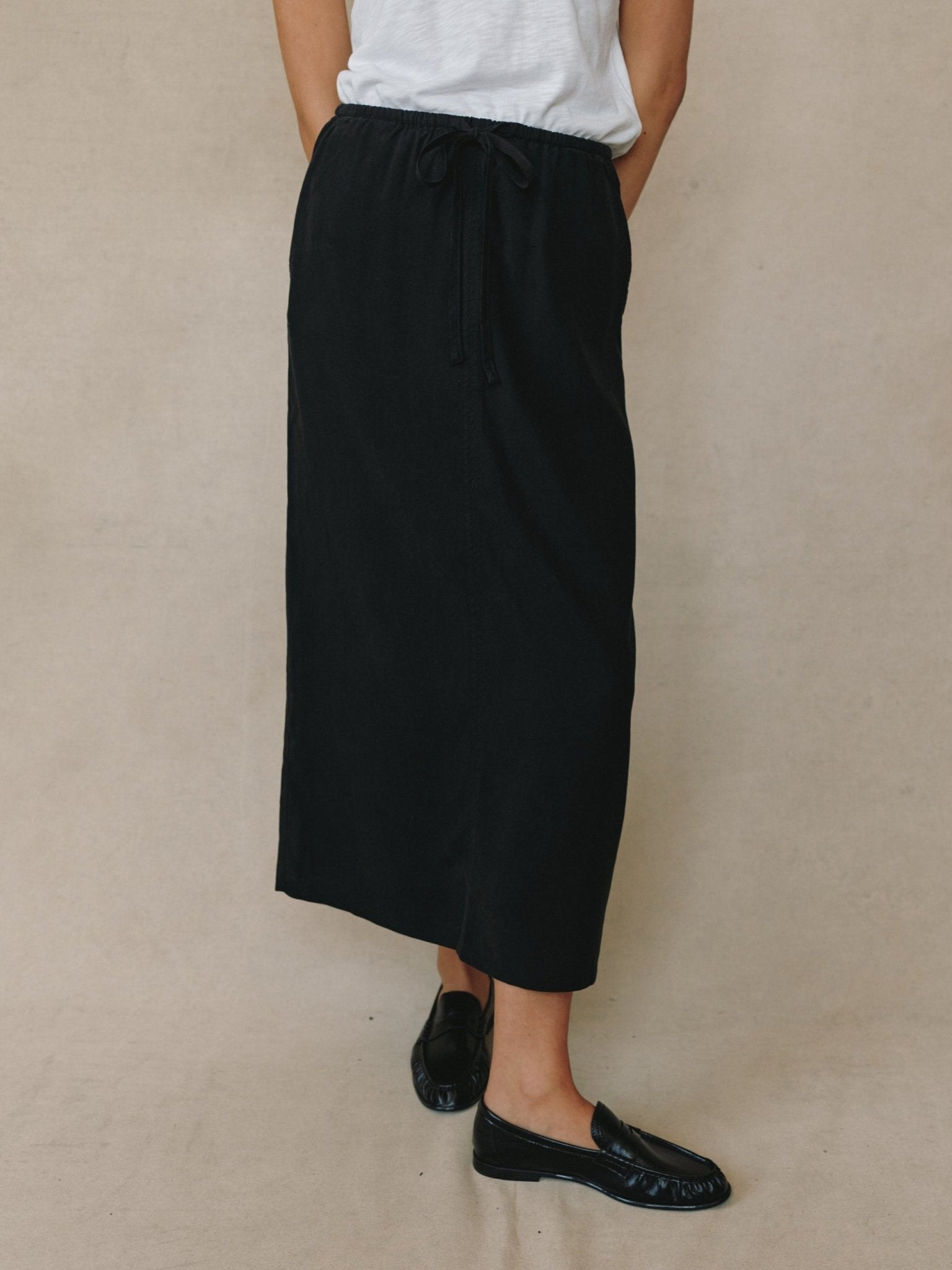 Bella Dahl BACK SLIT SKIRT VNBLK - Bella Dahl