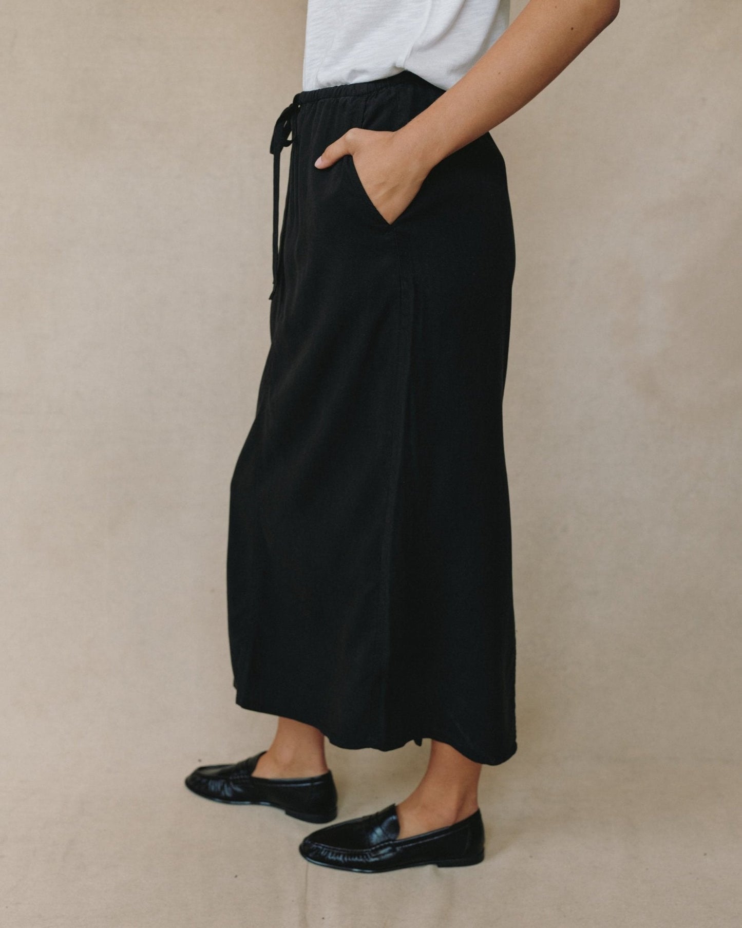 Bella Dahl BACK SLIT SKIRT VNBLK - Bella Dahl