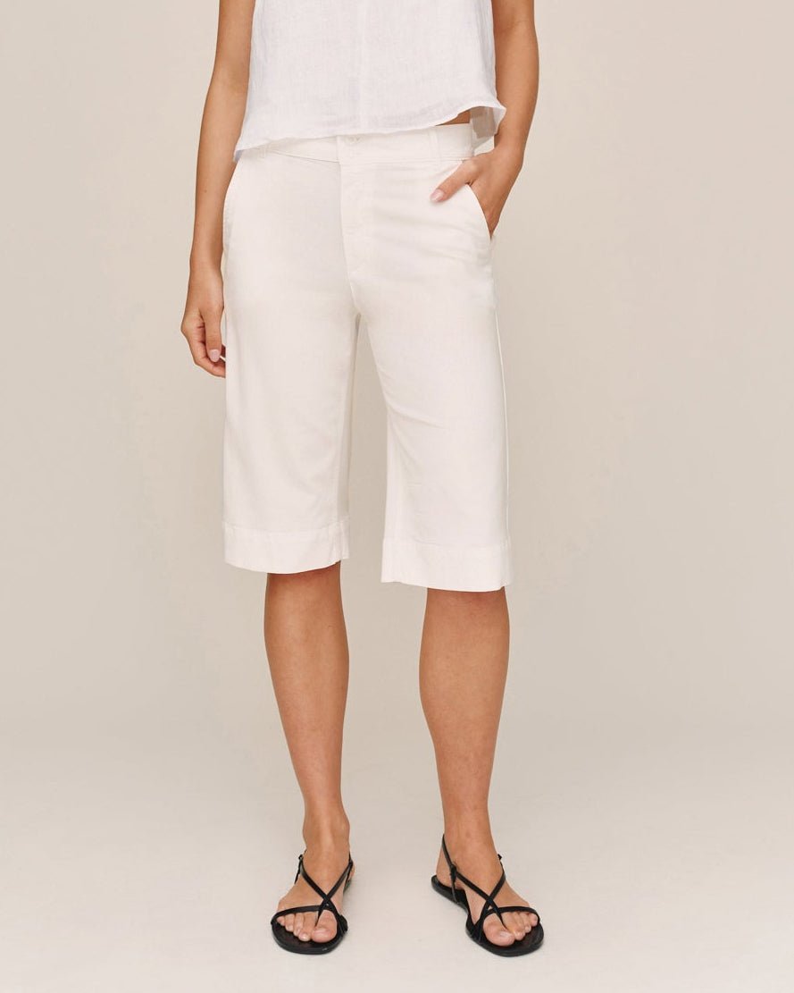 Bella Dahl Saige Bermuda- Sand Stone