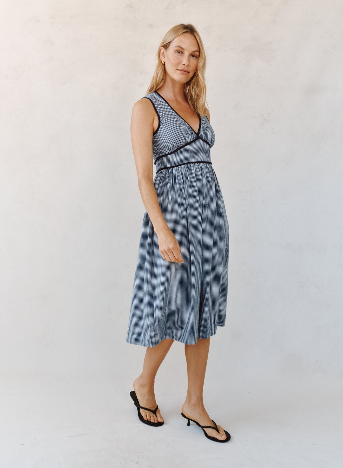 Bella Dahl Fit & Flare V Neck Midi Dress - Navy Micro Gingham