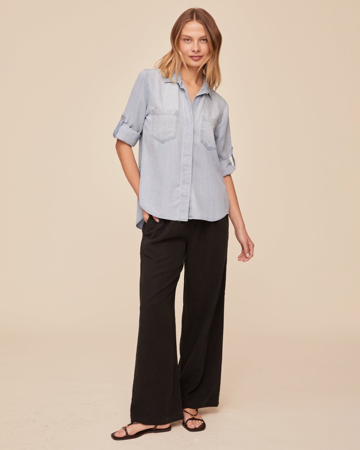 Bella Dahl Split Back Button Down - Light Sunspray Wash