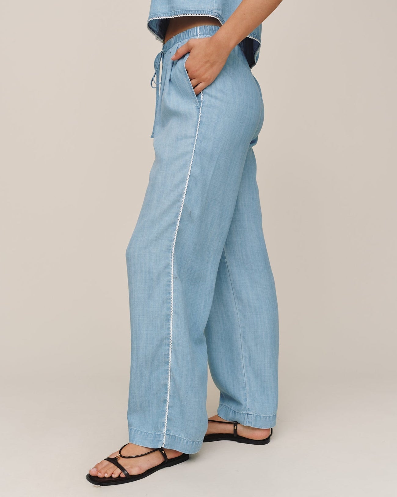 Bella Dahl Scallop Side Seam Pant - Ombre Mist Wash
