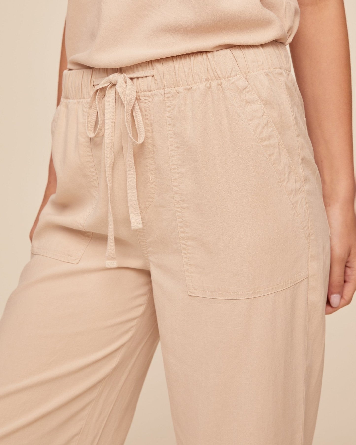 Bella Dahl Easy Pocket Wide Leg Crop - Linen Sand