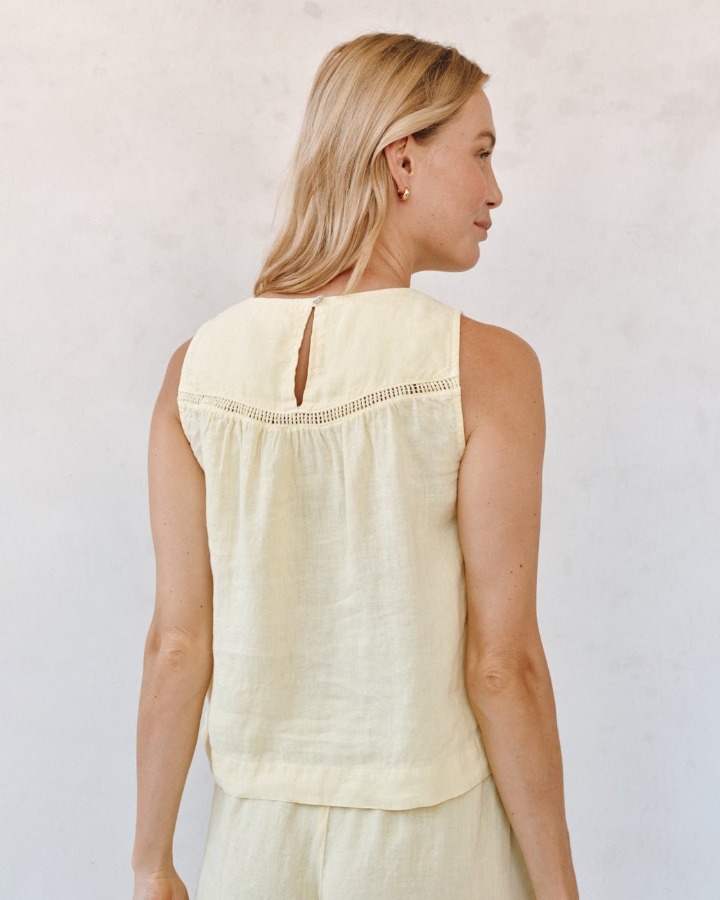Bella Dahl Sleeveless Trimmed Yoke Seam Top - Lemon Drop