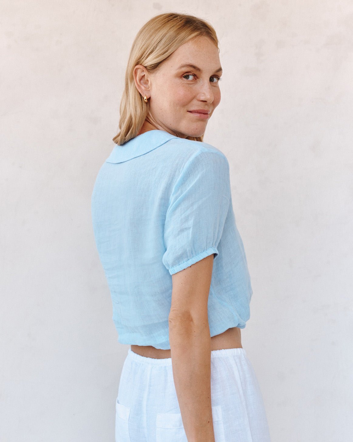 Bella Dahl Short Sleeve Puritan Collar Shirt - Blue Bell