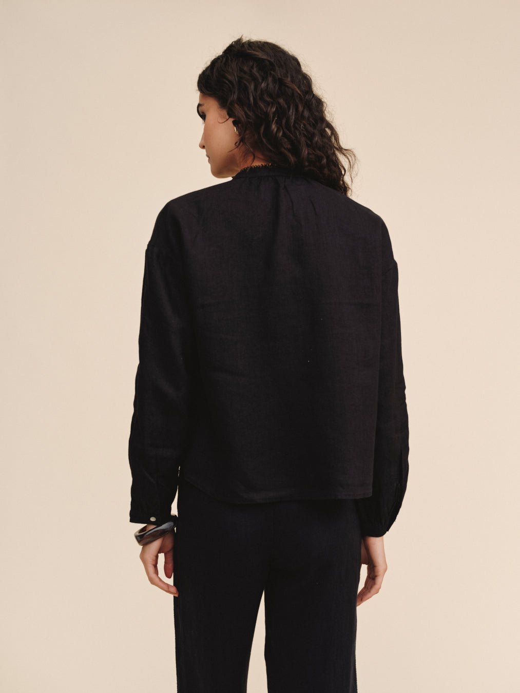 Bella Dahl Mandarin Collar Trimmed Button Down - Black