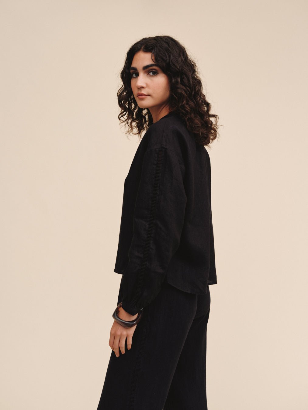 Bella Dahl Mandarin Collar Trimmed Button Down - Black