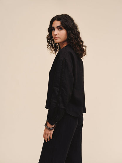 Bella Dahl Mandarin Collar Trimmed Button Down - Black