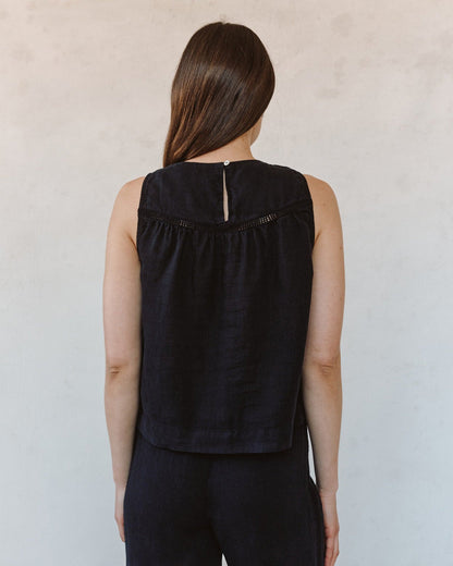 Bella Dahl Sleeveless Trimmed Yoke Seam Top - Black