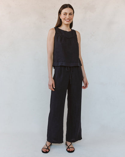Bella Dahl Sleeveless Trimmed Yoke Seam Top - Black