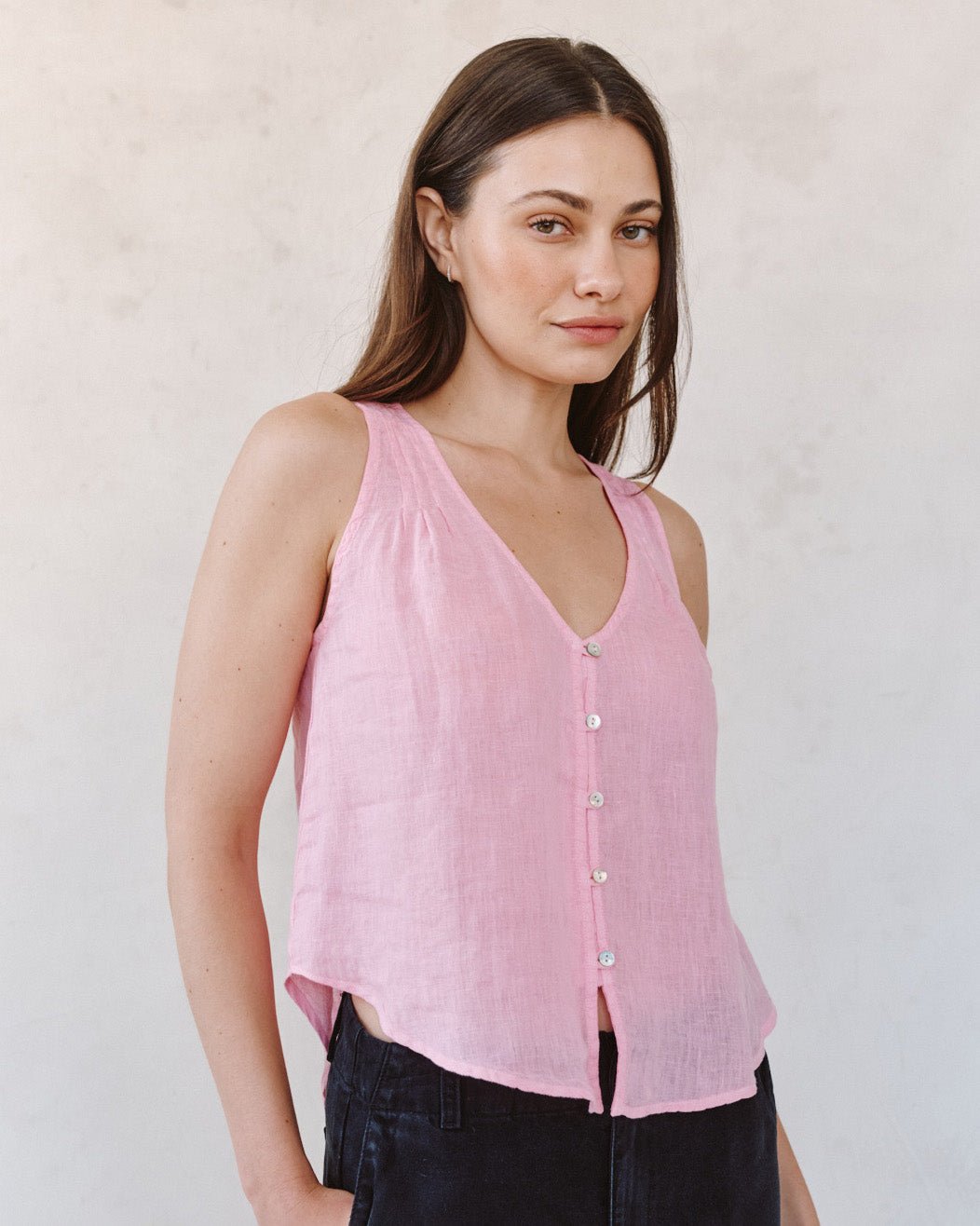 Bella Dahl Sleeveless Pintuck V Neck Top - Rose Blush