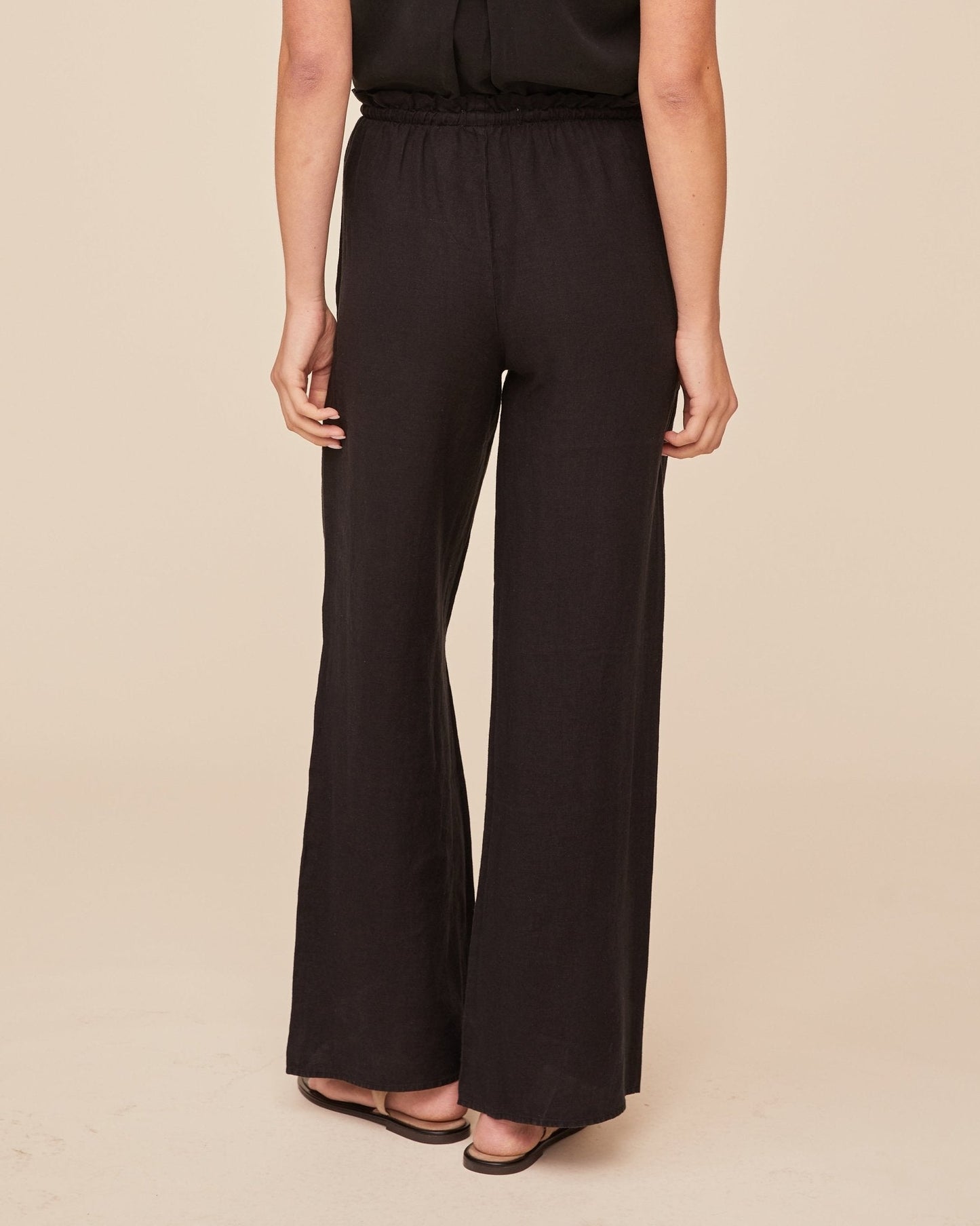 Bella Dahl Ruffle Waist Wide Leg Pant - Black