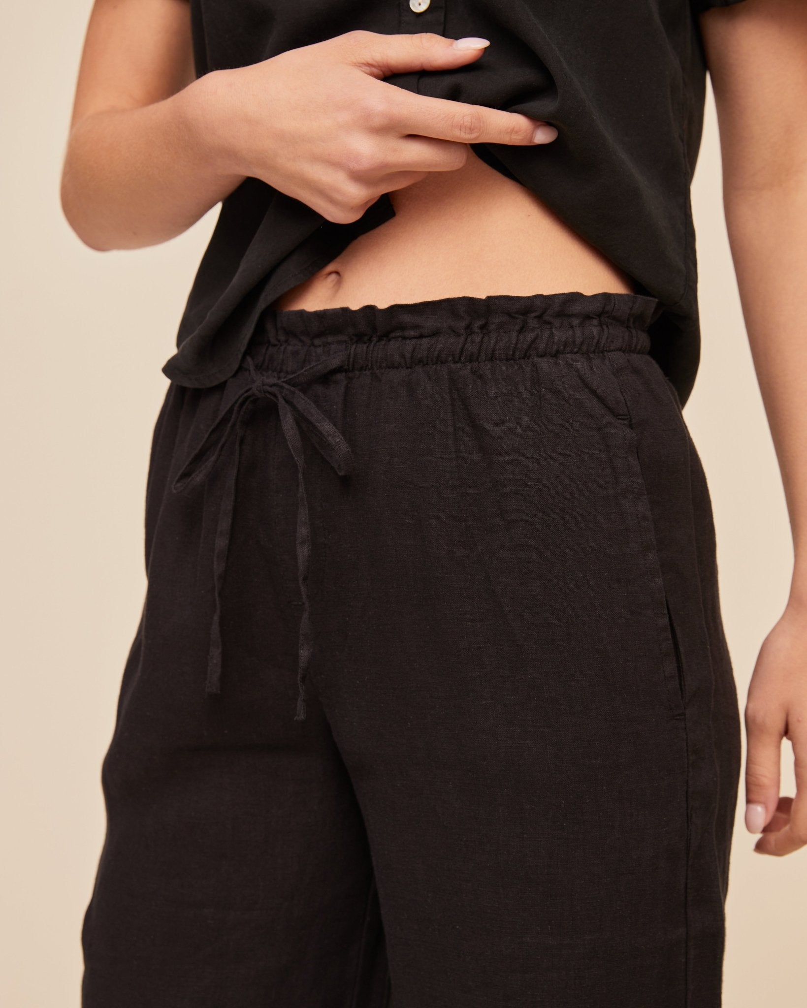 Bella Dahl Ruffle Waist Wide Leg Pant - Black