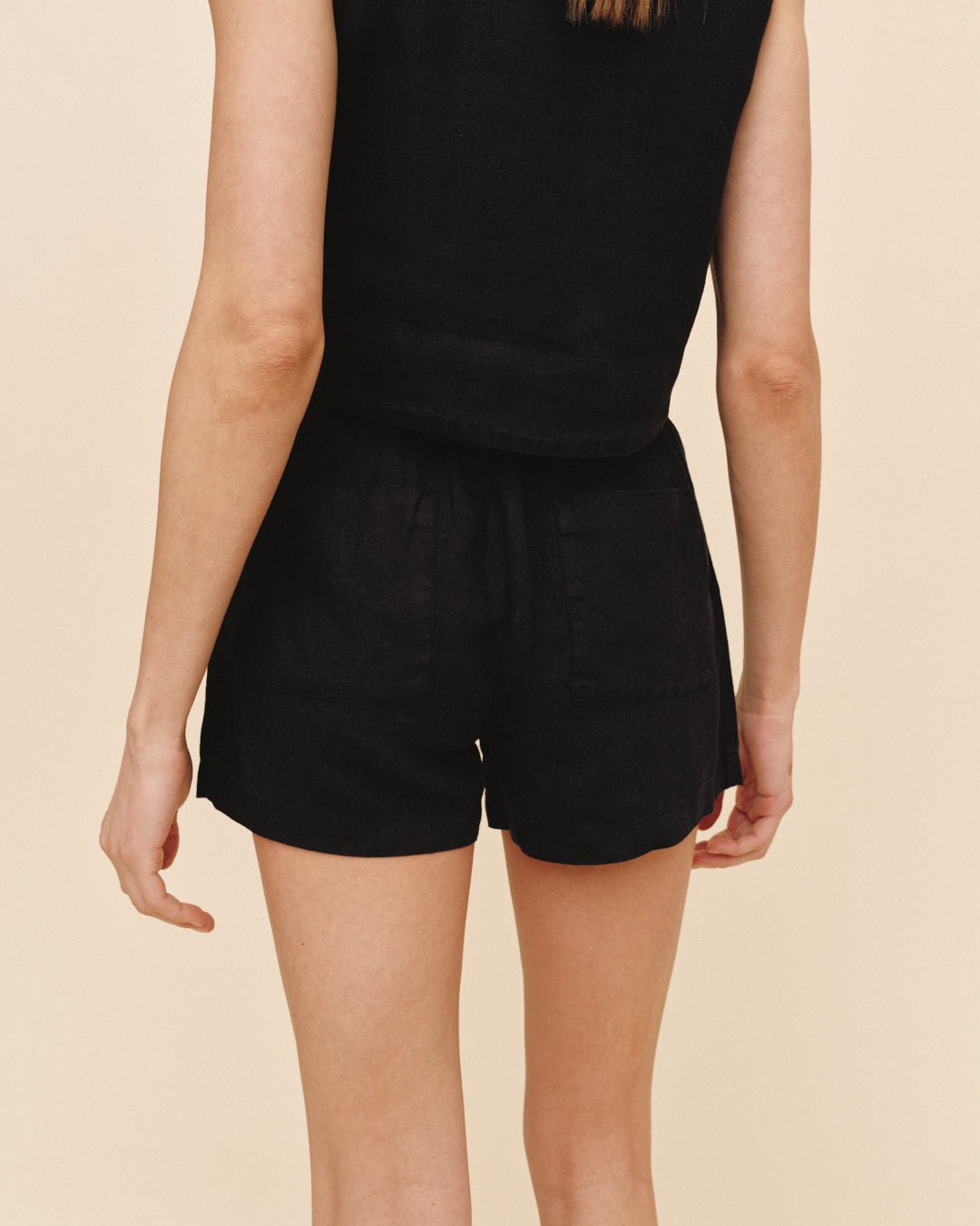 Bella Dahl Double Pleat Short - Black