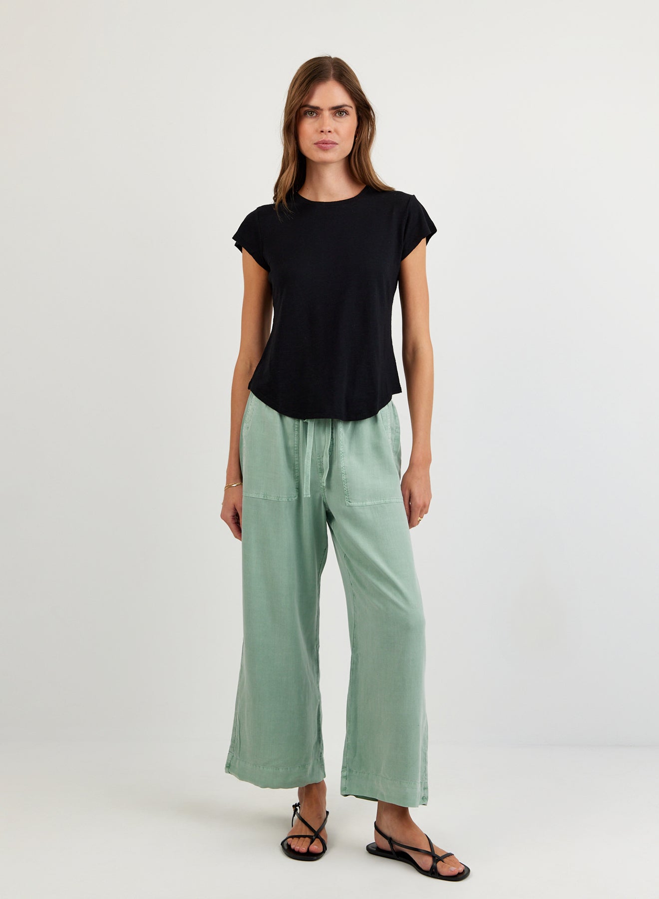 Bella Dahl Easy Pocket Wide Leg Crop - Oasis Green