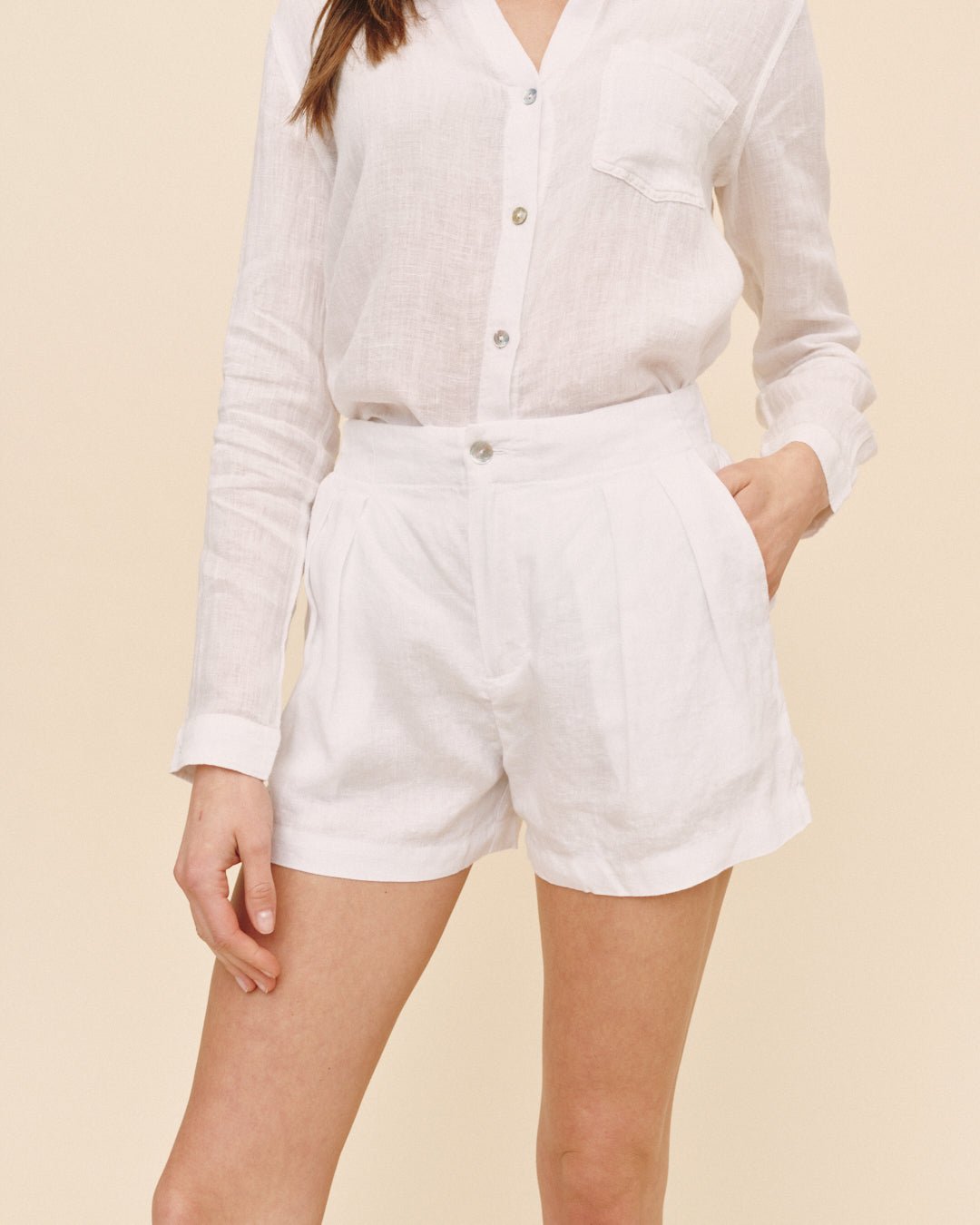 Bella Dahl Double Pleat Short - White