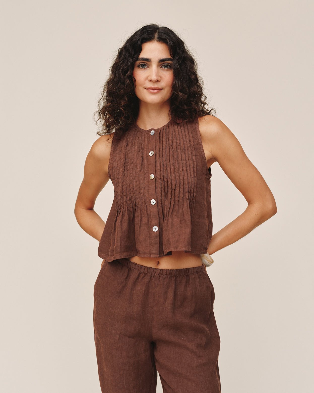 Bella Dahl Sleeveless Pintuck Top - Sea Glass Brown
