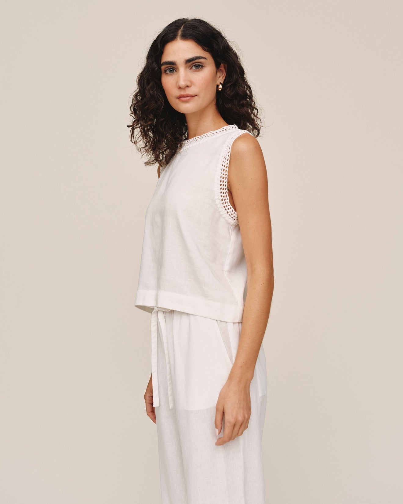 Bella Dahl Sleeveless Crochet Edge Top - Ivory Sand